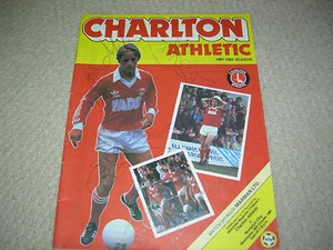 Charlton Athletic Home Programme - Signed 1981 / 1982 Season 10 Signatures - Picture 1 of 2
