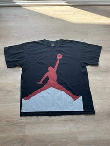 CAMISA NIKE MARCA AIR JORDAN CLÁSICA JUMPMAN LOGO DULCE ESTILO OLD SCHOOL NEGRA XL - Imagen 1 de 4