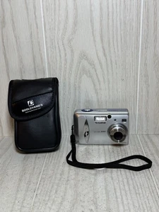 Fujifilm FinePix A303 3.2MP Compact Digital Camera - Photo 1/9