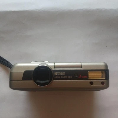 Ricoh DC-3Z Compact Digital Camera 0.35MP Vintage Tested - Image 1 of 4