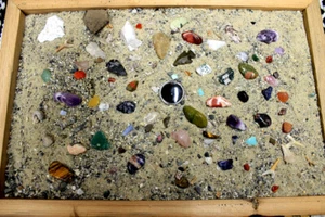 "One Gallon Size" Diamond & Gemstone Adventure Buckets - Picture 1 of 6