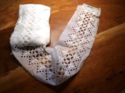 Bande coton fin avec broderie anglaise  ( ref 17 ) - Photo 1/3