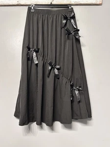 NUEVO CON ETIQUETAS FRIFUL Falda Circular Cintura Elástica Negra Lazo Acentos Talla L Boho Caprichosa - Imagen 1 de 9