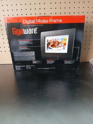 GIGAWARE 7” High Resolution DIGITAL PHOTO FRAME•Black Wood•SD, MS, MMC Slots - Image 1 of 4