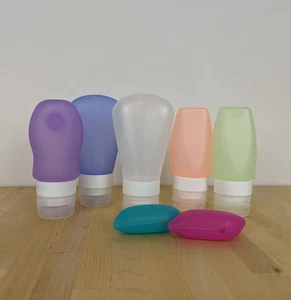 Silikon Reise Kulturbeutel Set 7-teilig Flaschen und Zahnbürstenbezüge für Fitnessstudio oder Flugzeug - Bild 1 von 1