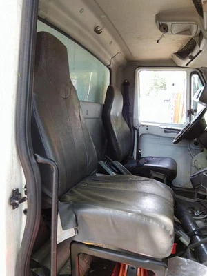INTERNATIONAL 4300 SEAT FRONT Right 3825595 - Image 1 of 2