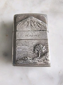ZIPPO FUJIJAMA EN RELIEVE LIGHTER USA 2011 LEER DESCRIPCIÓN - Foto 1 di 5