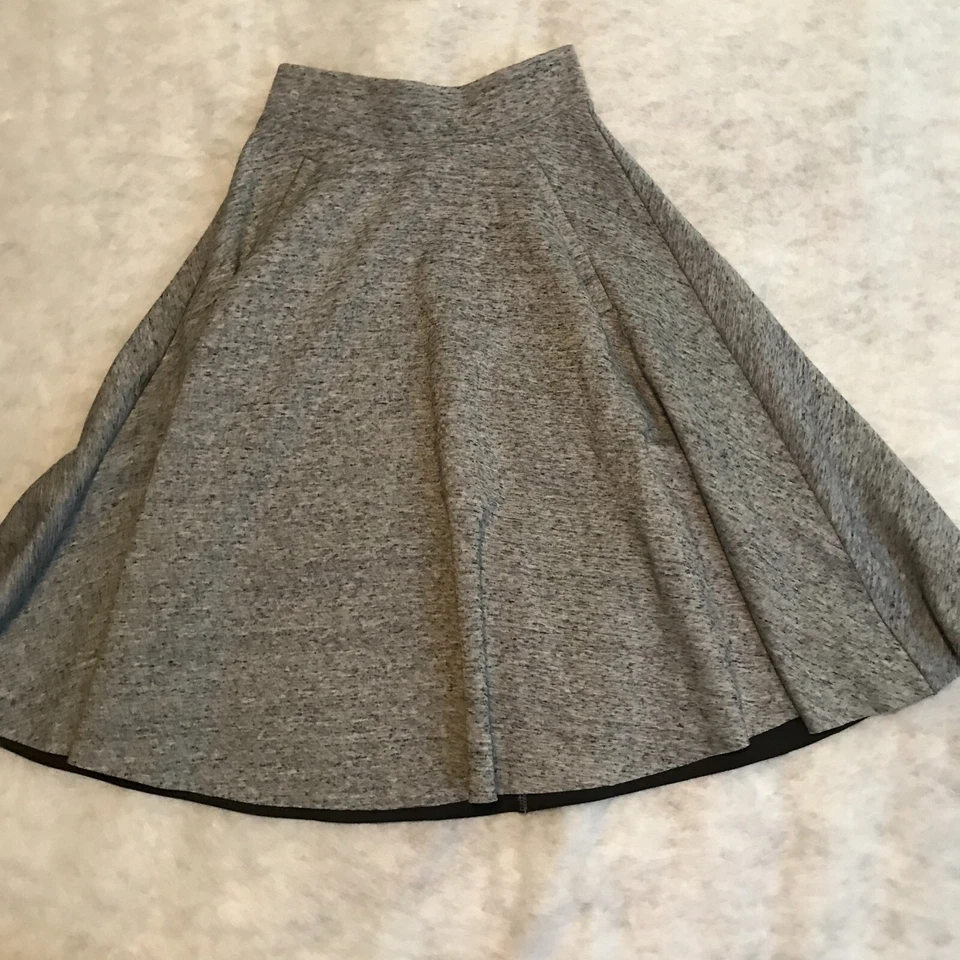 H&M Skirt Sz XS Heather Gray Knit Flare Swing High-Rise Pull On Knee Length 25" - Image 1 of 4