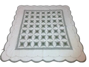 JCPenney Home Collection Embroidered Quilt/Comforter Queen Size Floral Scallop - Picture 1 of 24