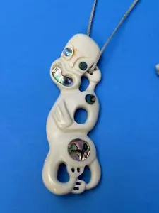 VINTAGE CARVED MAORI TIKI MANAIA WATER BUFFALO BONE PAUA ABALONE NECKLACE - Picture 1 of 6