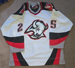 Camiseta deportiva de hockey de colección Vaclav Varada Buffalo Sabres jugador profesional cabeza de cabra AUTÉNTICA 48 - Imagen 1 de 10