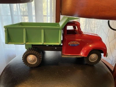 Винтаж 1950-е Прессованная Сталь Tonka Игрушки Красный и Зеленый Самосвал Курган Минн - Изображение 1 из 4