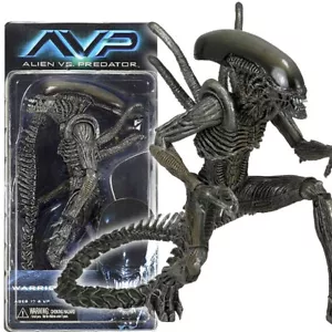 Figura de acción NECA Aliens Warrior Alien vs Predator AVP negra 7" escala 1:12 nueva - Imagen 1 de 7