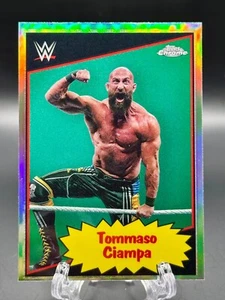 Tommaso Ciampa Topps 2025 cromo WWE 1985 refractor de corriente - Imagen 1 de 2
