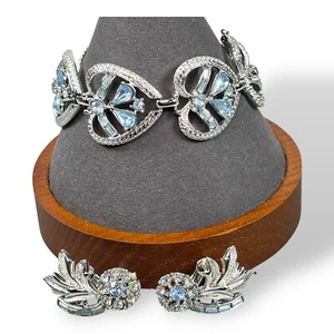 c.1960 Coro Hearts With Blue Gems Bracelet and Matching Earrings Demi-Parure - Picture 1 of 10