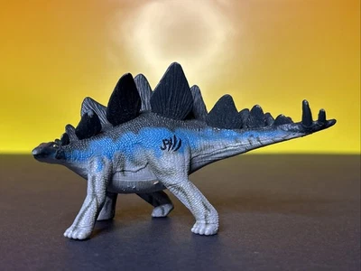 4-дюймовая сменная фигурка стегозавра 2001 Hasbro Jurassic Park III - Изображение 1 из 4