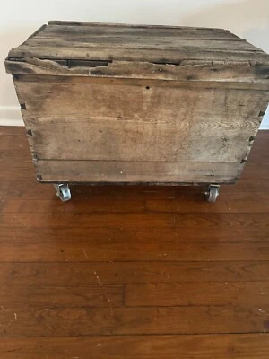 Baúl/cofre: roble antiguo real hecho a mano reliquia familiar generacional Foto 1 de 4