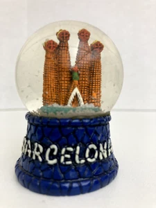 Barcelona, España Sagrada Familia monumentos Catedral mini globo de nieve - Imagen 1 de 5