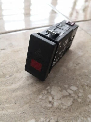 Audi 100 C4 1992/Hazard Warning light switch/4A0941509A Foto 1 de 4