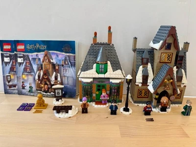 LEGO Harry Potter: Hogsmeade Village Visit 76388  100% Complete w/ Manual - Image 1 of 4