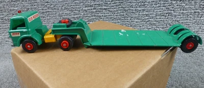 Vintage Matchbox Lesney King Size Ford Tractor and Dyson Low-Loader K-17 Green - Image 1 of 4