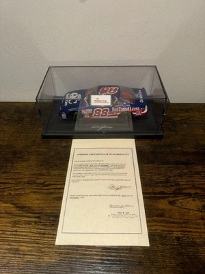 Dale Jarrett #88 Cuidado de Calidad Autografiado con Certificado de Autenticidad Escala 1/24 Con Estuche Foto 1 de 4