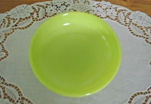 Vintage Hazel Atlas CHARTREUSE 6" Bowl ~ - Picture 1 of 4