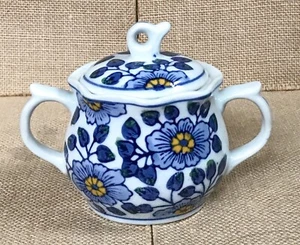 Vintage White Blue Floral Sugar Dish Bowl w Lid Cottage Fairy Core Coastal - Picture 1 of 7