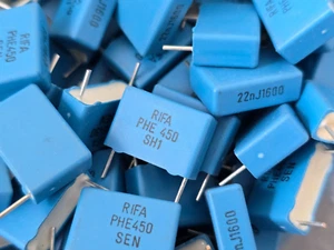 450 Stück RIFA Tyco/Elektronik RHE450 16VDC MAX Strom: 100A MAX KONDENSATOREN - Bild 1 von 4