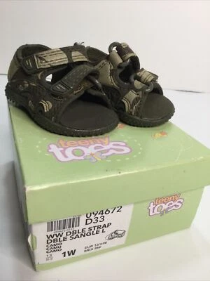 Sandalias Teeny Toes para niños pequeños con doble correa camufladas verdes talla 1W Foto 1 de 4