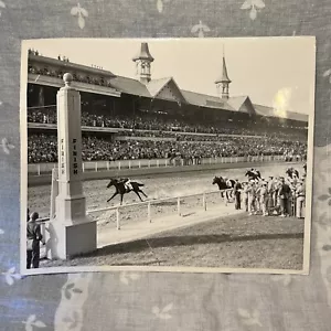 X Rare Original 1949 Press Photo Calumet Farms Kentucky Derby Winner "Ponder" - Picture 1 of 3