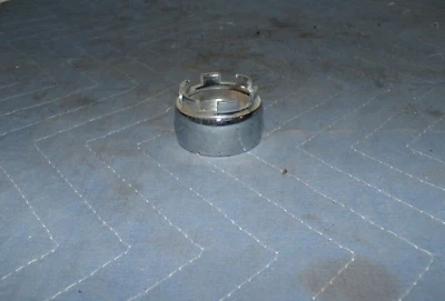 YAMAHA RD 200 125 60 CS3 NOS ESCAPE SILENCIADOR JUNTA TUERCA ORIGINAL OEM Foto 1 de 3