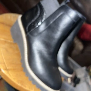 Dolce Vita Damen Stiefel Größe 9 Rango Schwarz Veganes Leder Chelsea Grob Plateau - Bild 1 von 10