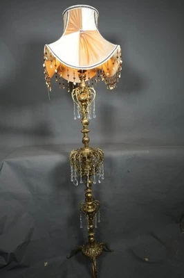 Lámpara de pie vintage ornamentada hecha a mano estilo victoriano años 60 latón cristal 1,72 M Foto 1 de 4