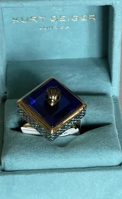 КУРТ ГЕЙГЕР КВАДРАТ ПОДПИСЬ ОРЛА ГОЛОВА КАМЕНЬ КОКТЕЙЛЬНОЕ КОЛЬЦО В СИНИЙ 8 - Изображение 1 из 3