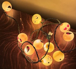 Emoji Smile Face String Mini Light Set Indoor/ Outdoor Plastic 10 count Works - Picture 1 of 6