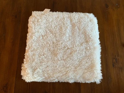 Funda de almohada de piel sintética Pottery Barn/Dream, 20" x 20", marfil Foto 1 de 4