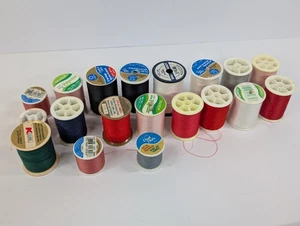 Lot of 19 Sewing Thread Spools Vintage - Picture 1 of 7