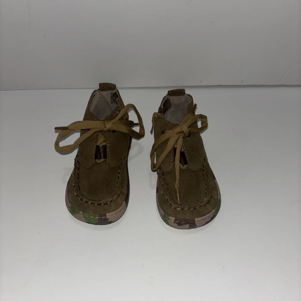 Zapatos de acción Livie & Luca Captain para niños tallas 5 Foto 1 de 4