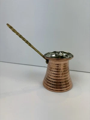 Pequeña cafetera de cobre martillado estilo turco Cezve Ibrik vintage Foto 1 de 4