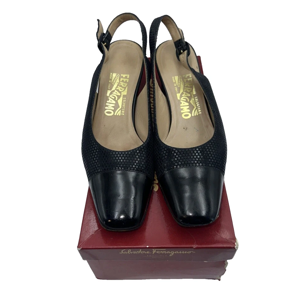 Zapatos de salón vintage Salvatore Ferragamo para mujer 9AA guijarro azul marino negro correa bague Foto 1 de 4