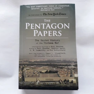 The Pentagon Papers: The Secret History of the Vietnam War Neil Sheehan, H Fine - Picture 1 of 3