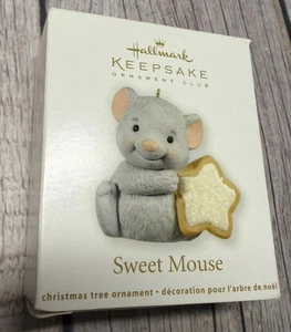 2012 Hallmark Sweet Mouse Miniature Ornament NIB - Picture 1 of 3