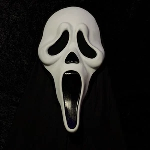 Deluxe Scream (1996) Modified Screen-Accurate EU Mask - Picture 1 of 6