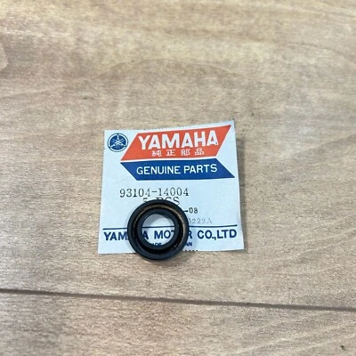 YAMAHA OEM NOS OIL SEAL / 93104-14004-00 / YZ100 YZ125 YZ175 TZ125 TY175 Foto 1 de 2