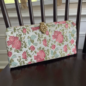 Vintage 60s Bobbie Jean Satin Floral Clutch Pearl Fold Clasp - Picture 1 of 13