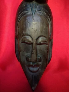 ANTICA MASCHERA PUNU da AFRICA legno intagliato policromo donna vintage Gabon - Foto 1 di 5