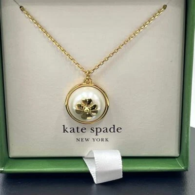 Collar Kate Spade Perlas sobre Perlas Vidrio Crema Perla Oro Flor Chapado en Oro  Foto 1 de 4