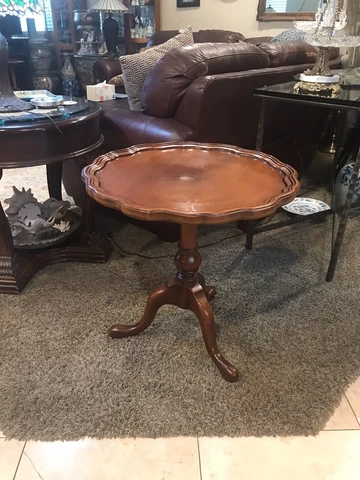 Vintage Drexel Heritage Round Mahogany Thick Pie Crust Top Table Cover