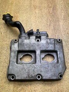 Subaru Impreza 1999-2003 EJ205 Passenger/Left/NS Rocker Cam Cover inc Oil Fill - Picture 1 of 4